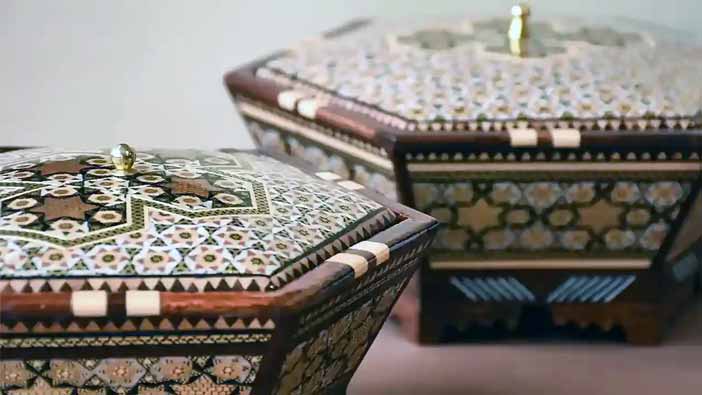 خاتم کاری روی چوب